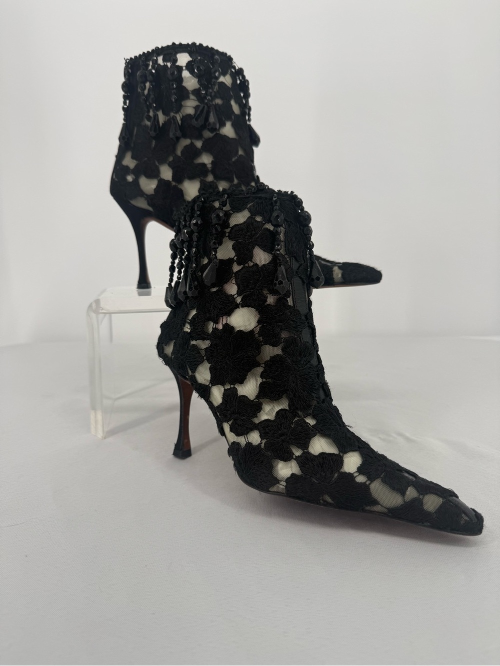 Manolo Blahnik Black Lace Beaded Ankle Booties Heels 35.5 Italy US Size 5-5.5